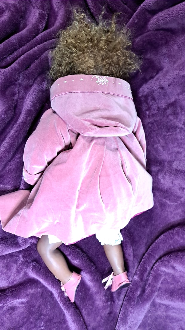Pauline Kathleen 1994 Artist Doll 620, Porcelain Curly Hair, Pink Coat And Shoes - 8