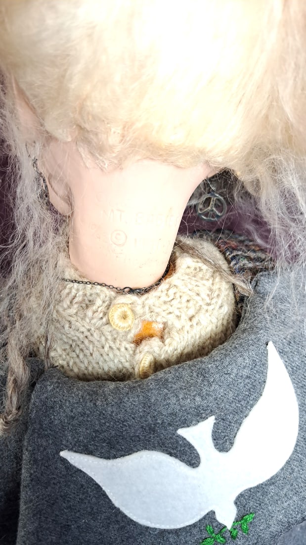 M.T. Babies 1991 Porcelain Angel Doll White Hair Tweed Pinafore Hat Suitcase - 8