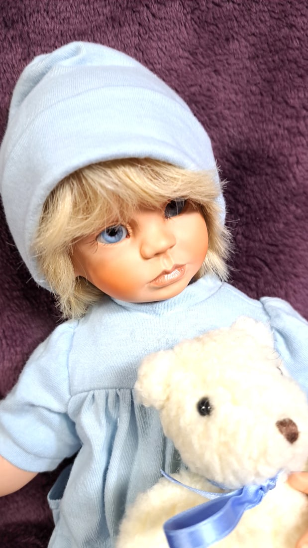 Anja Redemann B98 31/25 Baby Doll In Blue Outfit With Teddy Bear - 6