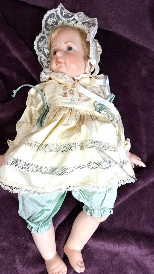 Wax Over Porcelain Baby Pearl Europa Porcelain Baby Doll 825 Usa Lace Bonnet Dress - 2