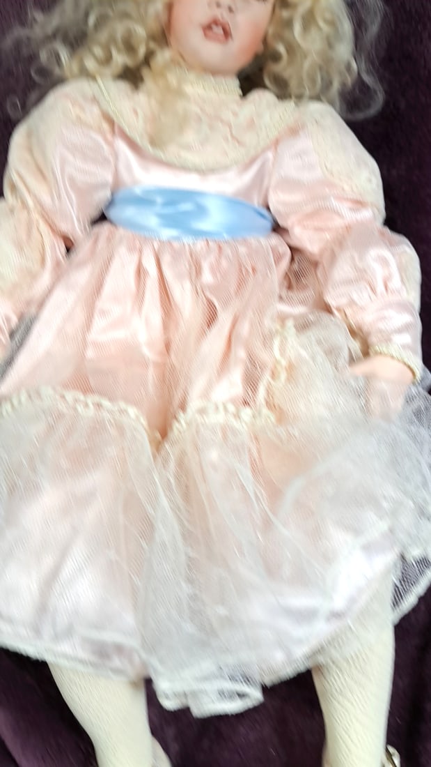 Patricia Rose "laura" Porcelain Doll #2/25 Le Pink Dress Blue Bow - 2