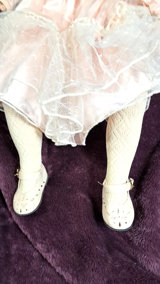 Patricia Rose "laura" Porcelain Doll #2/25 Le Pink Dress Blue Bow - 3