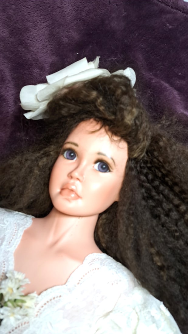 Signed 1 Of 5 Porcelain Doll Brunette Curly Hair Blue Eyes White Lace Dress - 2