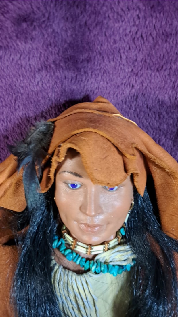 Sth Limited Edition Native American Doll - 10
