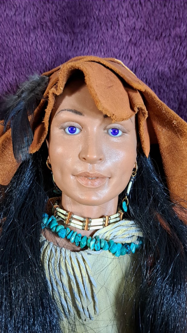 Sth Limited Edition Native American Doll - 2