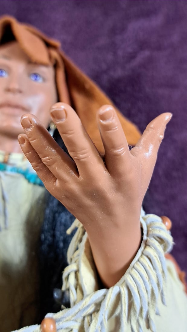 Sth Limited Edition Native American Doll - 5