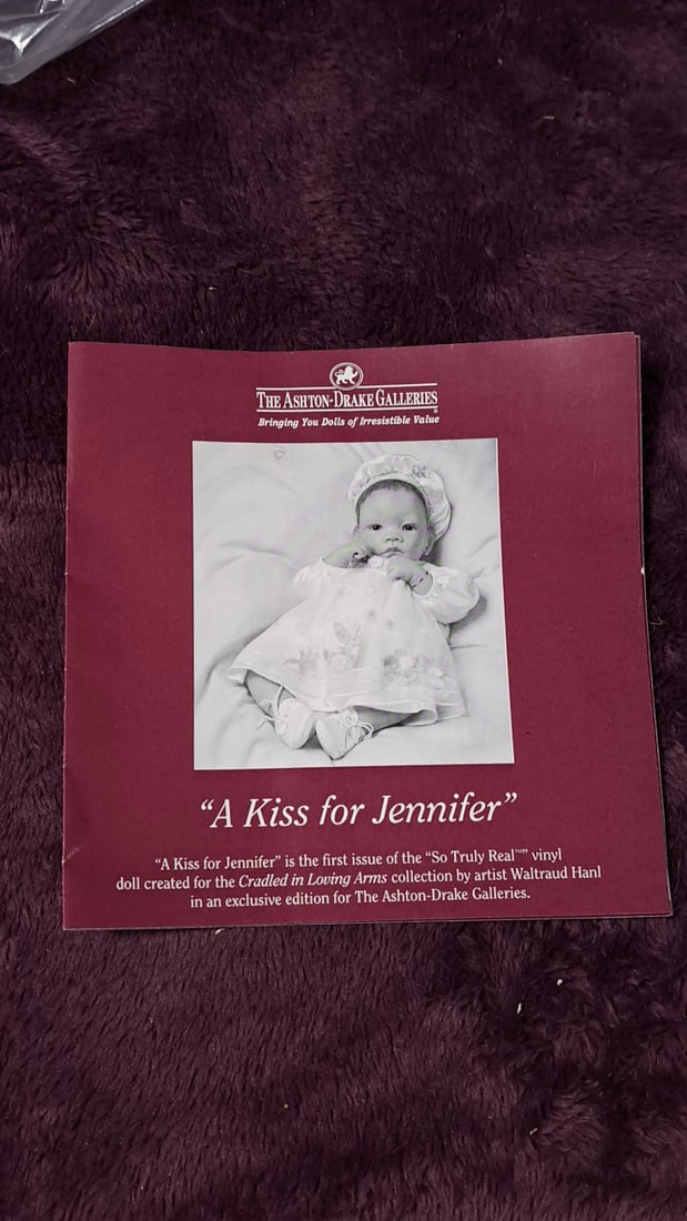 Ashton Drake Galleries - A Kiss For Jennifer Vinyl Doll With Coa - 15