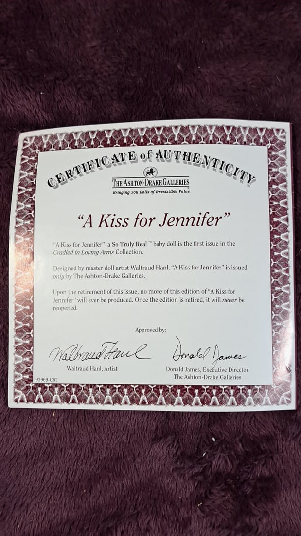 Ashton Drake Galleries - A Kiss For Jennifer Vinyl Doll With Coa - 16