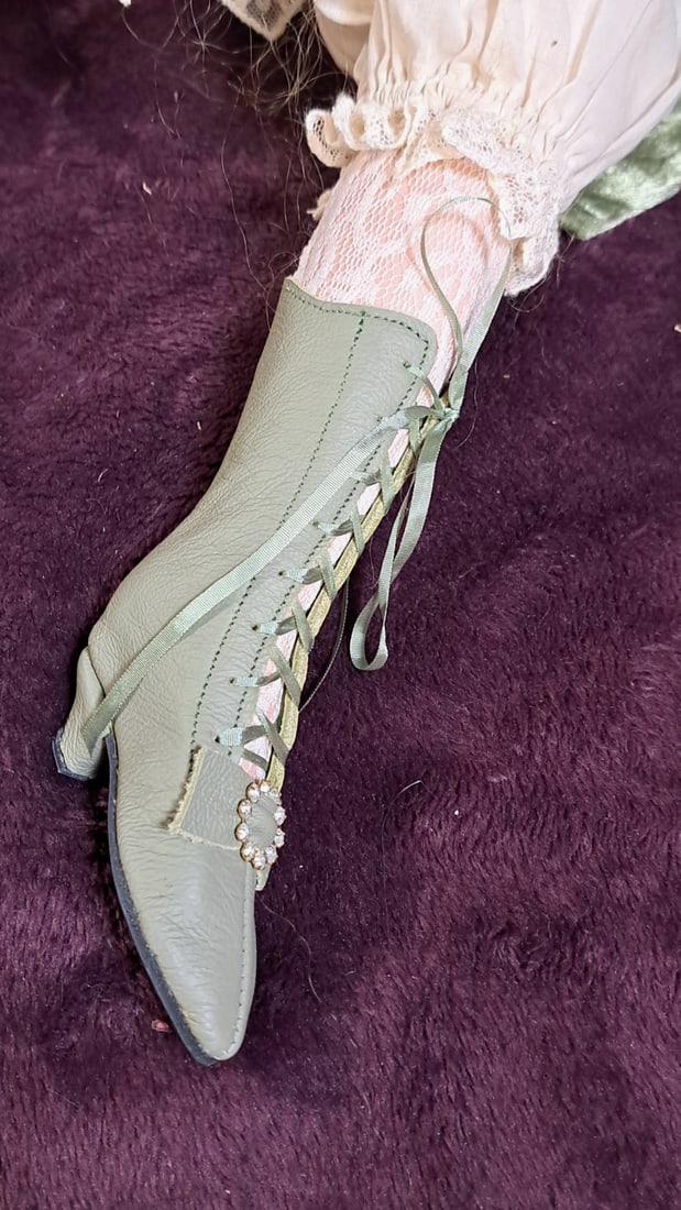 Joyce Nichoson Raven Porcelain Doll 1999 With Hat - 8