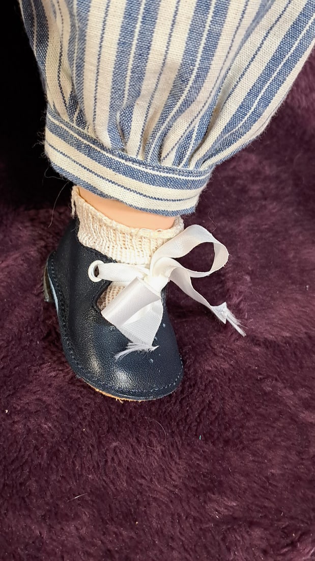 Ruth Treffeisen 21 Inch Doll - 6