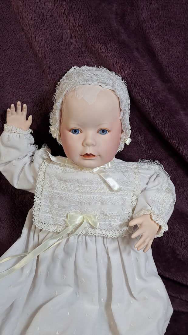 Franklin Heirloom Dolls 1986 Porcelain Baby (1 of 7)
