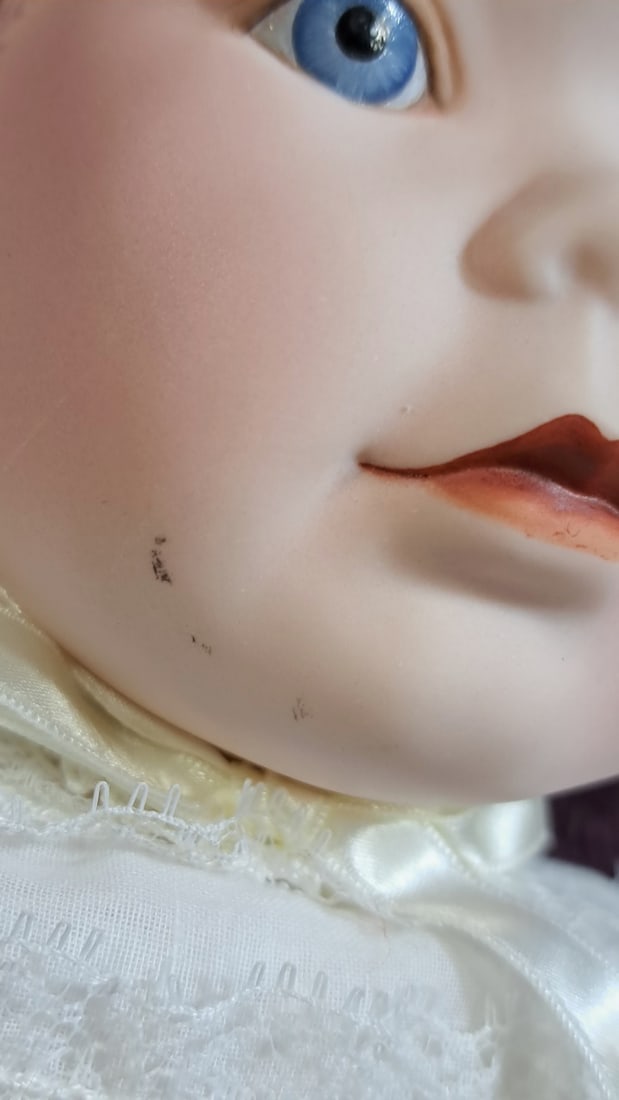 Franklin Heirloom Dolls 1986 Porcelain Baby - 5
