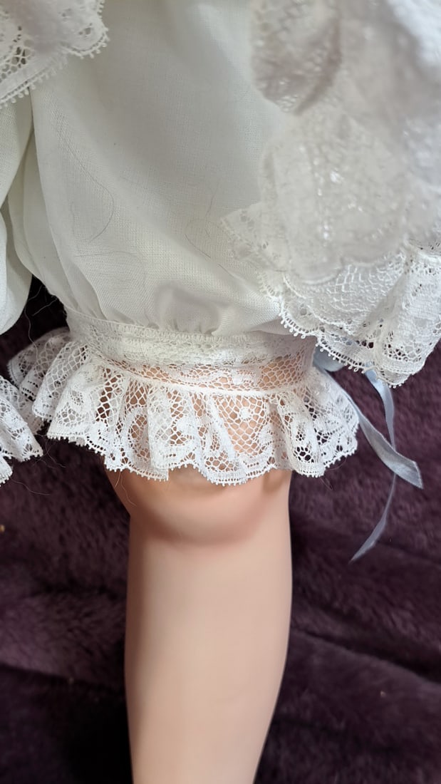 Sissel B. Skille 28 Artist Porcelain Blonde Curly Hair Blue Eyes White Lace Dress - 6