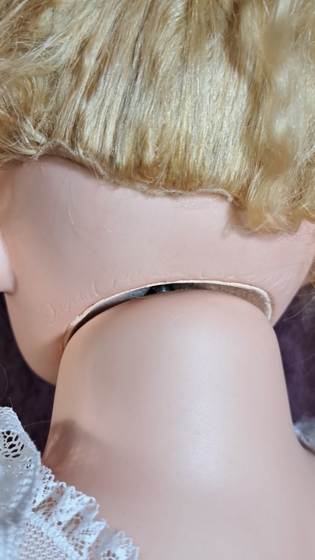Sissel B. Skille 28 Artist Porcelain Blonde Curly Hair Blue Eyes White Lace Dress - 8