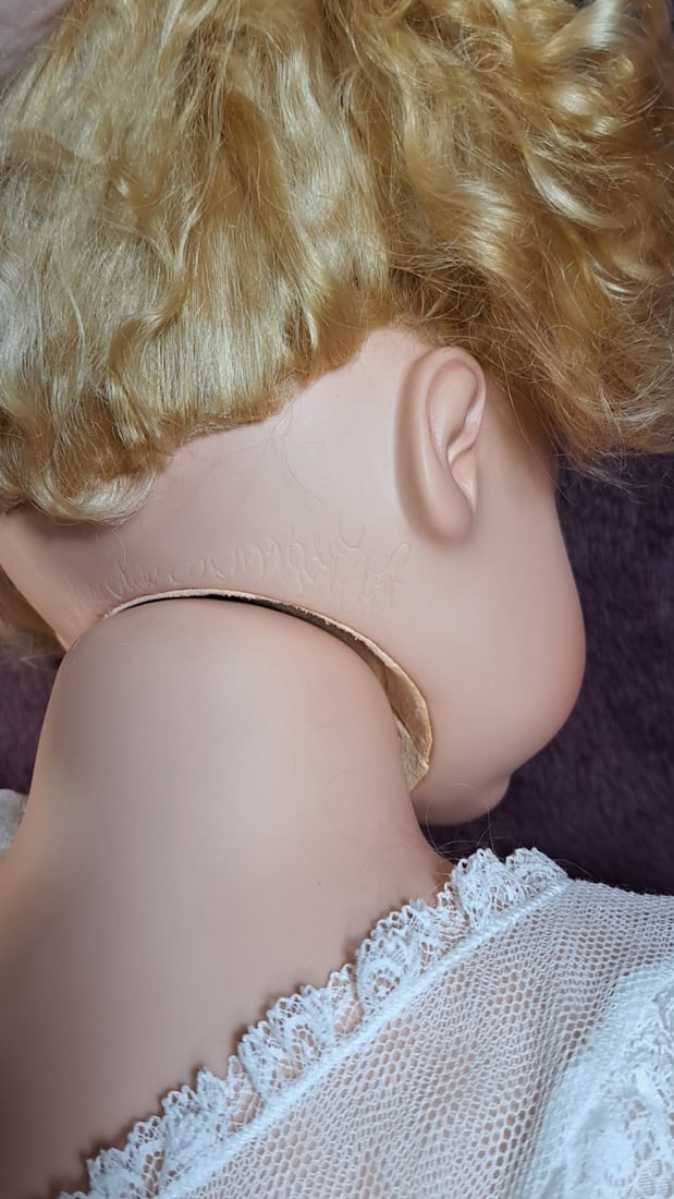 Sissel B. Skille 28 Artist Porcelain Blonde Curly Hair Blue Eyes White Lace Dress - 9