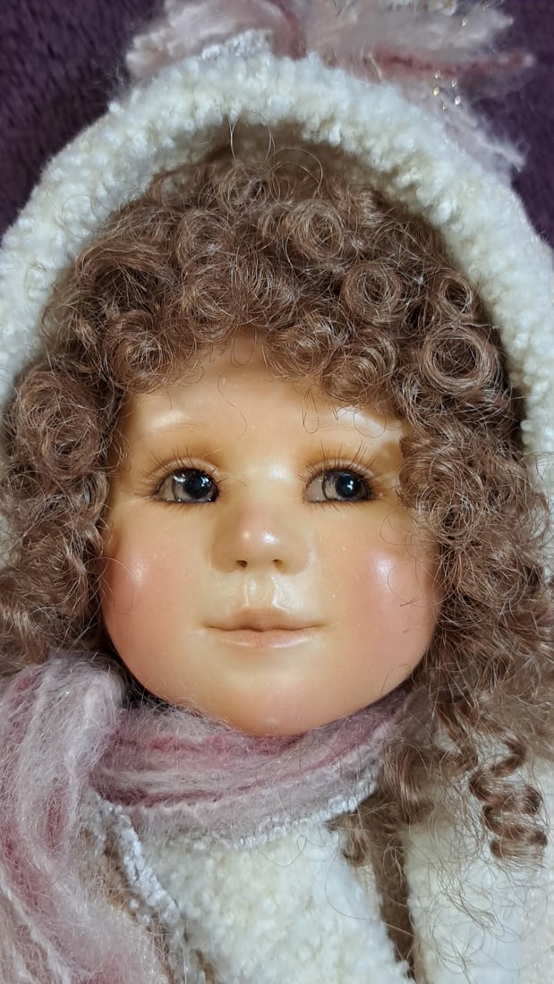 Winter Dreams 16 Out Of 150 Viasta 1992 Pat Thompson Wax Over Porcelain - 2