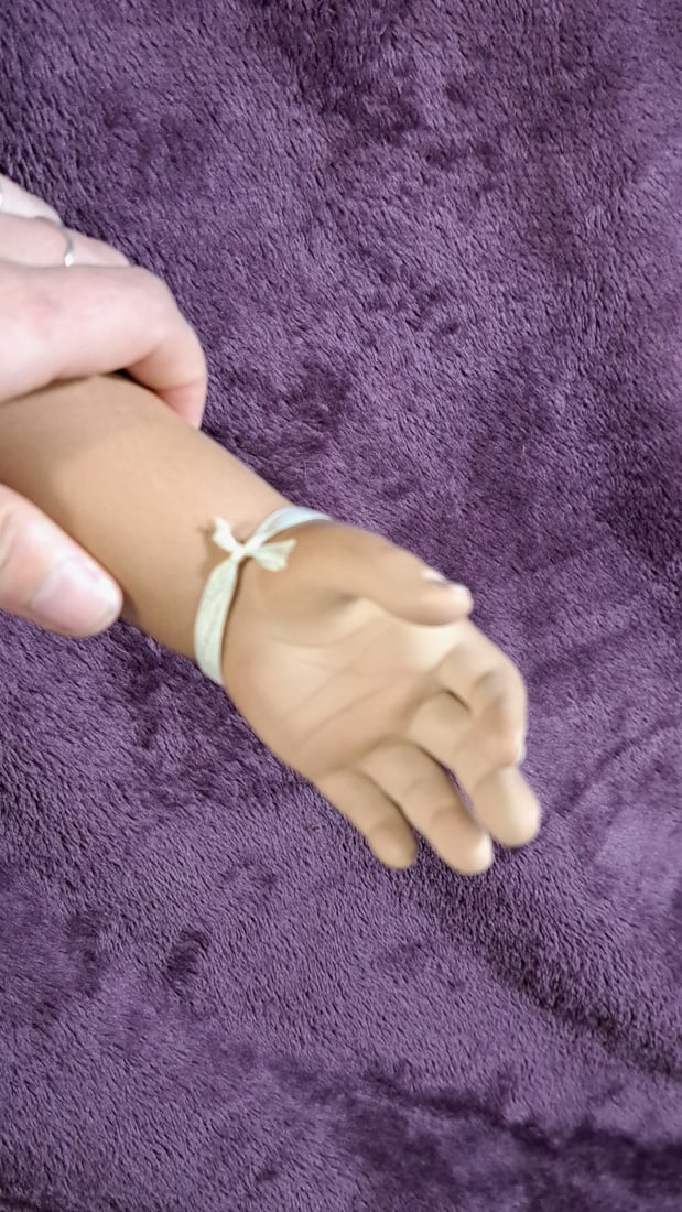 Su Vs - 1 Of 10 Porcelain Doll - 3