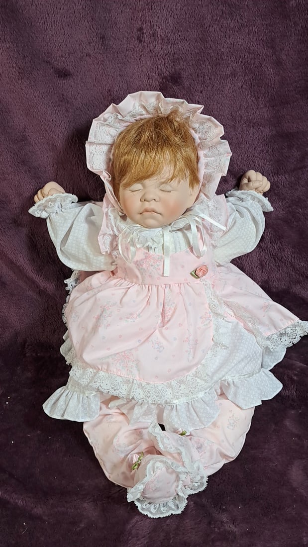 Lee Middleton Baby Doll - 21 Inches Tall - 4