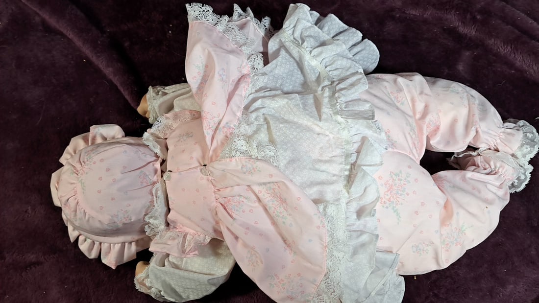 Lee Middleton Baby Doll - 21 Inches Tall - 5