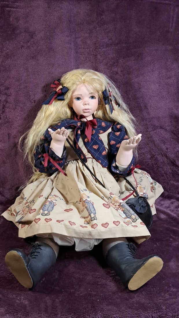 Heather Brown By Barbara Gungeon 1993 Made In Australia No. 19 Of 20 Porcelain Doll: Please read descriptions and examine pictures carefully. Take into account shipping when bidding. 50x25x15 15lbs Height: 25 Width: 15 Low Estimate: 50.00 High Estimate: 350.00