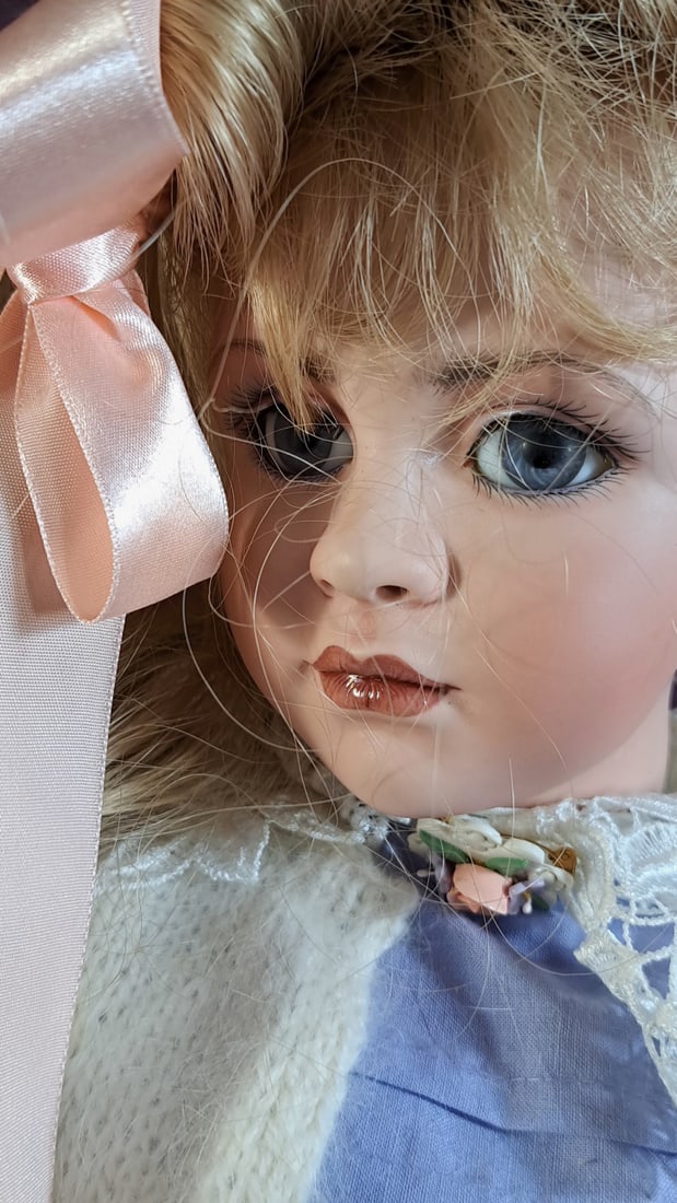Jan M Gear Primrose Doll 1992 No. 87 Of 100 With Rocking Chair - 2