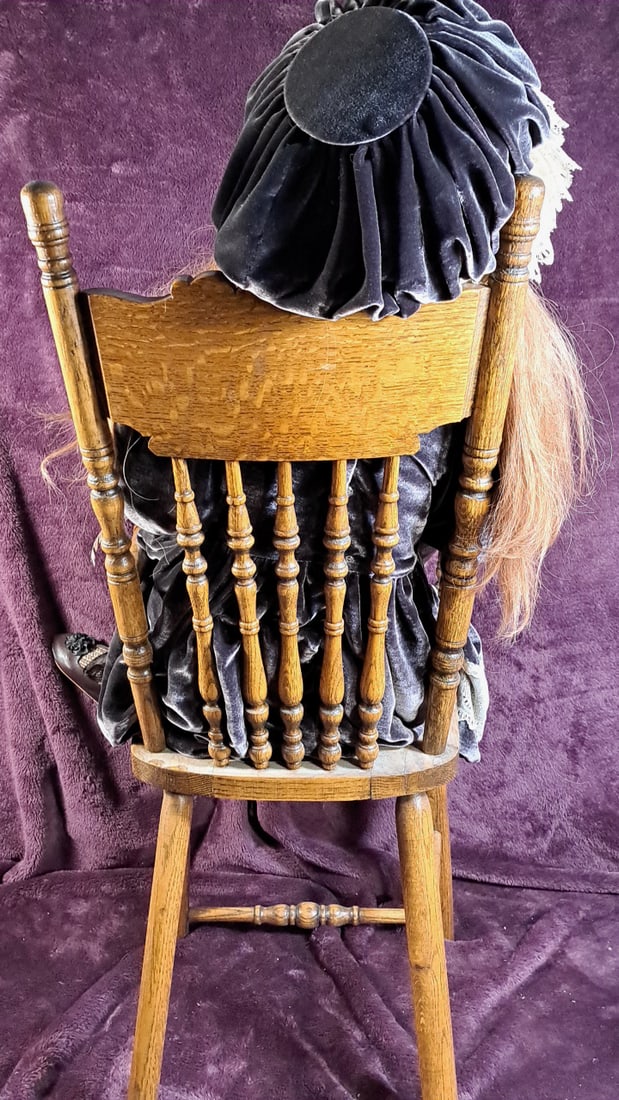 Colleen Phillips 1996 German With Chair - 7