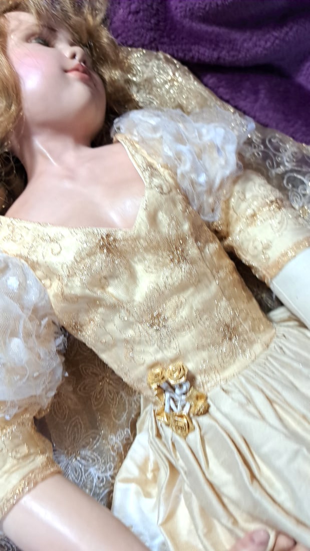 Linda Murray Golden Days Collection "Eleanor" Porcelain Doll, Cream Gold Gown & Lace Veil - 3