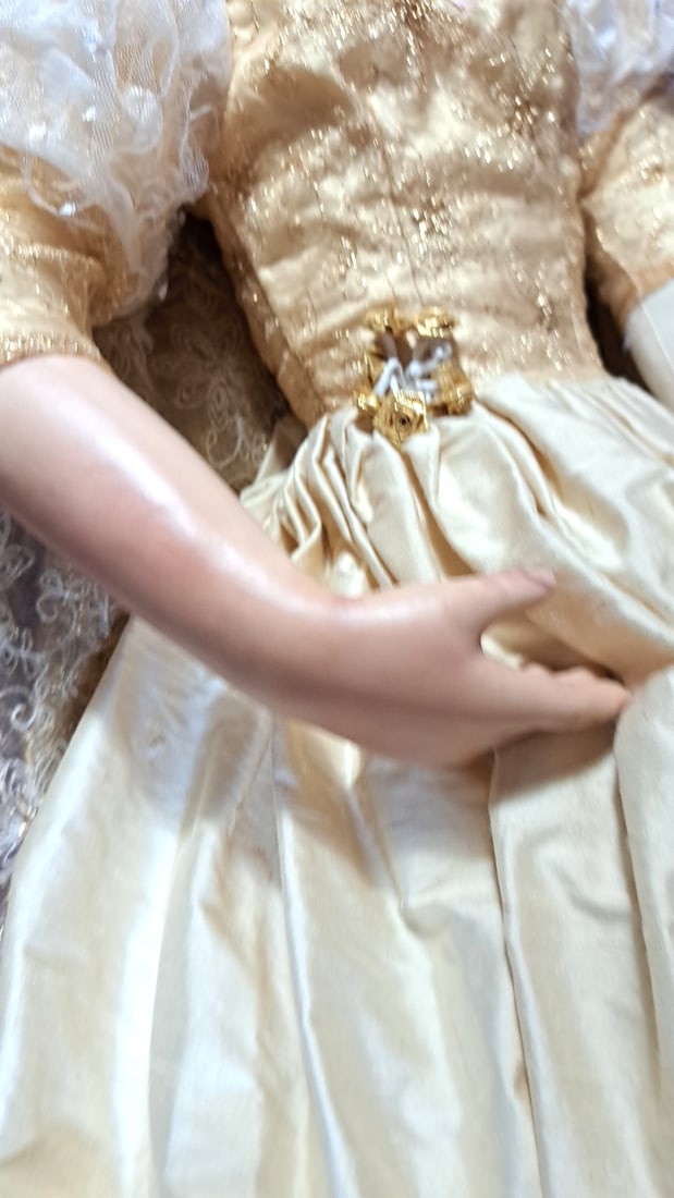 Linda Murray Golden Days Collection "Eleanor" Porcelain Doll, Cream Gold Gown & Lace Veil - 5