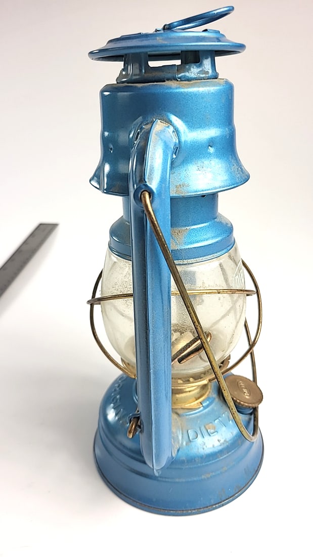 Dietz No. 76 Original Cold Blast Kerosene Lantern 10 in Blue with Glass Globe - 7