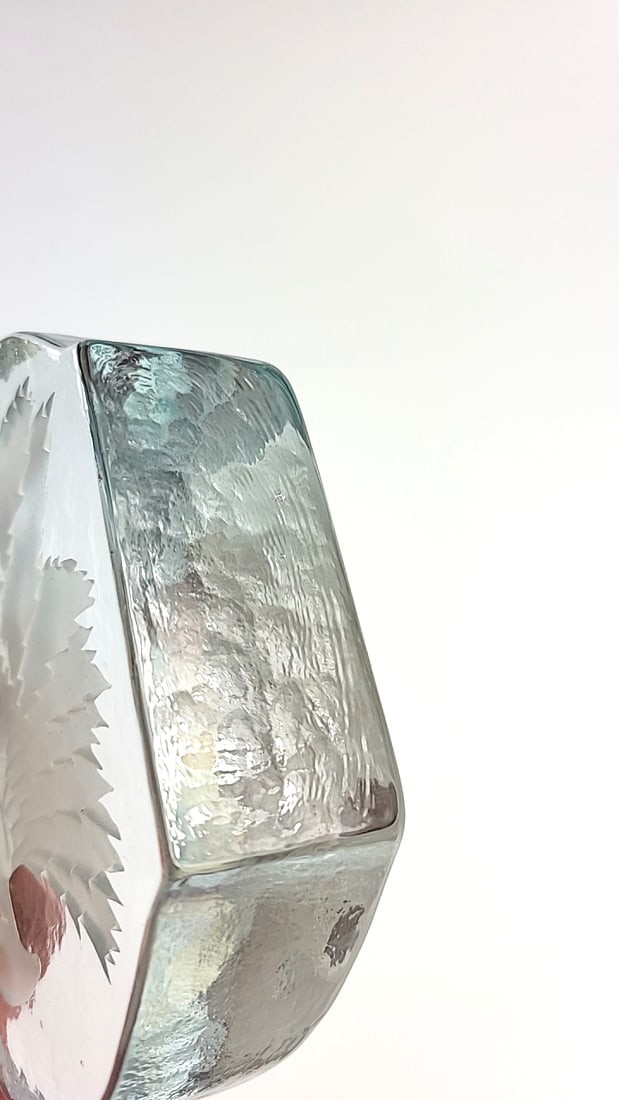 Etched Glass Eagle Head Oval Paperweight Desk Sculpture - 7