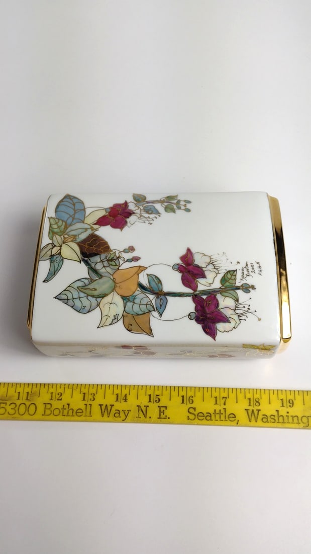 Hand Painted Porcelain Floral Rectangular Vase by Bessie Burton, Gold Trim, 2001 - 4
