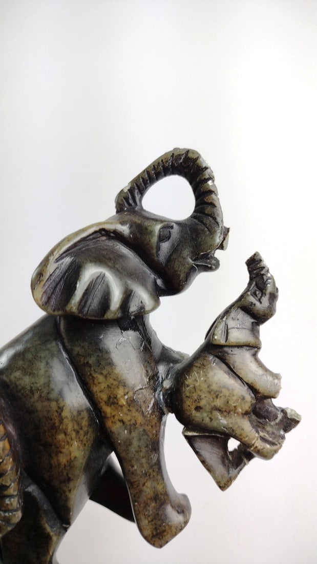 Carved Stone Elephant Family Figurine, 5 Elephants, Dark Green Brown - 7