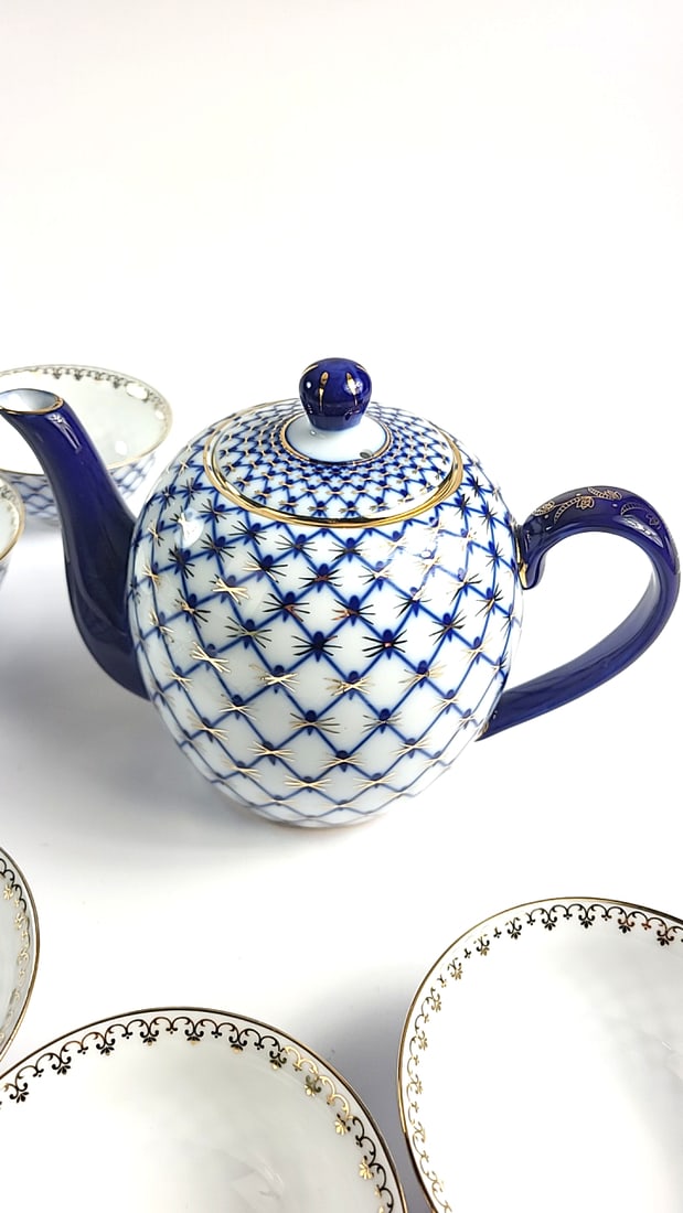 Lomonosov Cobalt Net Porcelain Teapot and 6 Cups Blue White Gold Trim - 2
