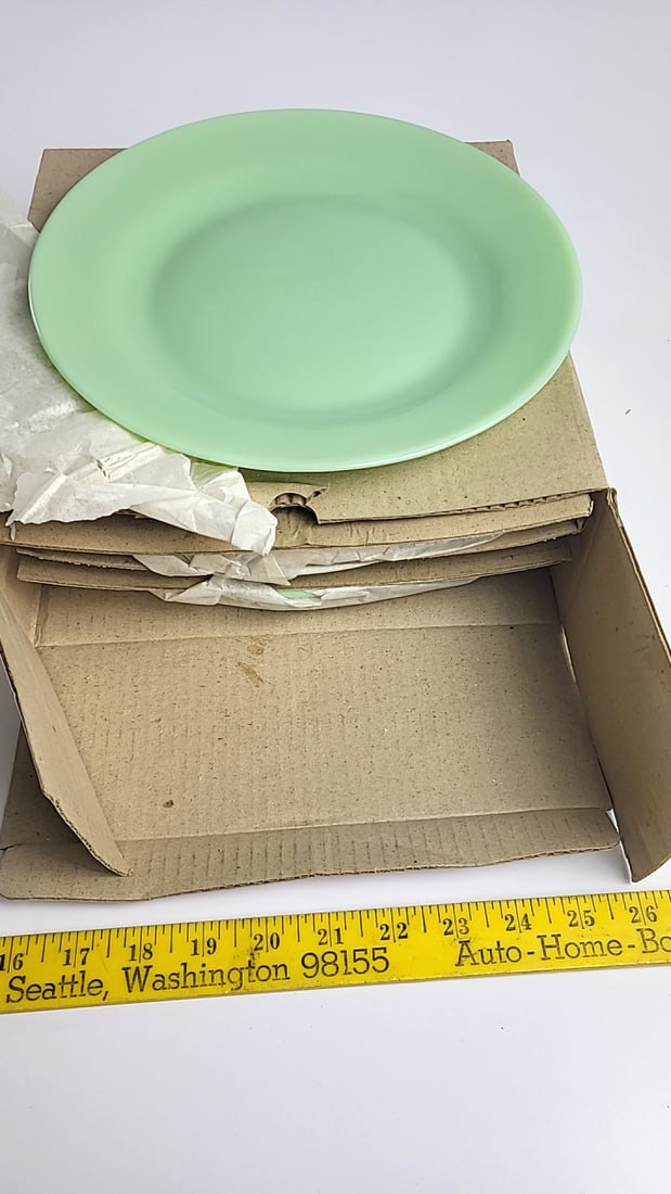 Gibson Jadeite Green 10.5 in Dinner Plate Set of 4 - 4