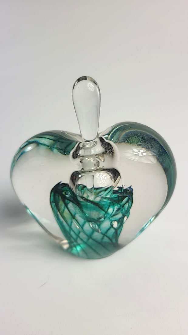 Ruskin Teal Clear Swirl Art Glass Apple Perfume Bottle: 4 x 4.5 x 4 2.5 lb Low Estimate: 20.00 High Estimate: 50.00