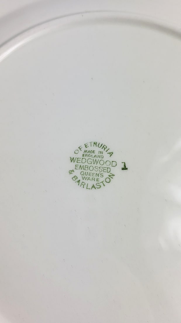 Wedgwood Embossed Queens Ware Green Grapevine Dinner Plates Set of 5 - 13
