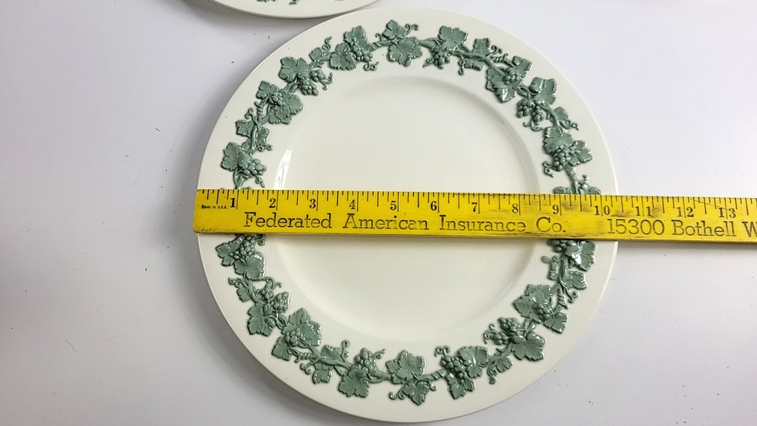 Wedgwood Embossed Queens Ware Green Grapevine Dinner Plates Set of 5 - 2
