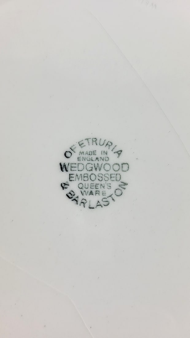Wedgwood Embossed Queens Ware Green Grapevine Dinner Plates Set of 5 - 3