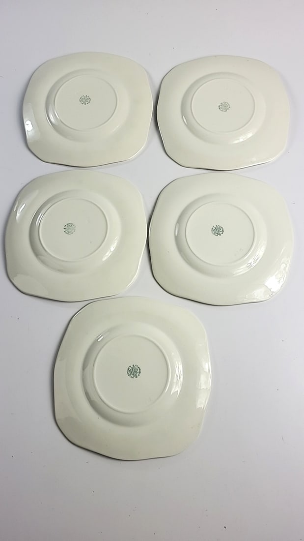 Set of 5 Wedgwood Embossed Queen's Ware Plates, Green Grapevine Border, 8 in - 7