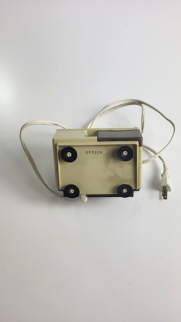 Panasonic KP-110 Auto-Stop Electric Pencil Sharpener Woodgrain Beige - 6