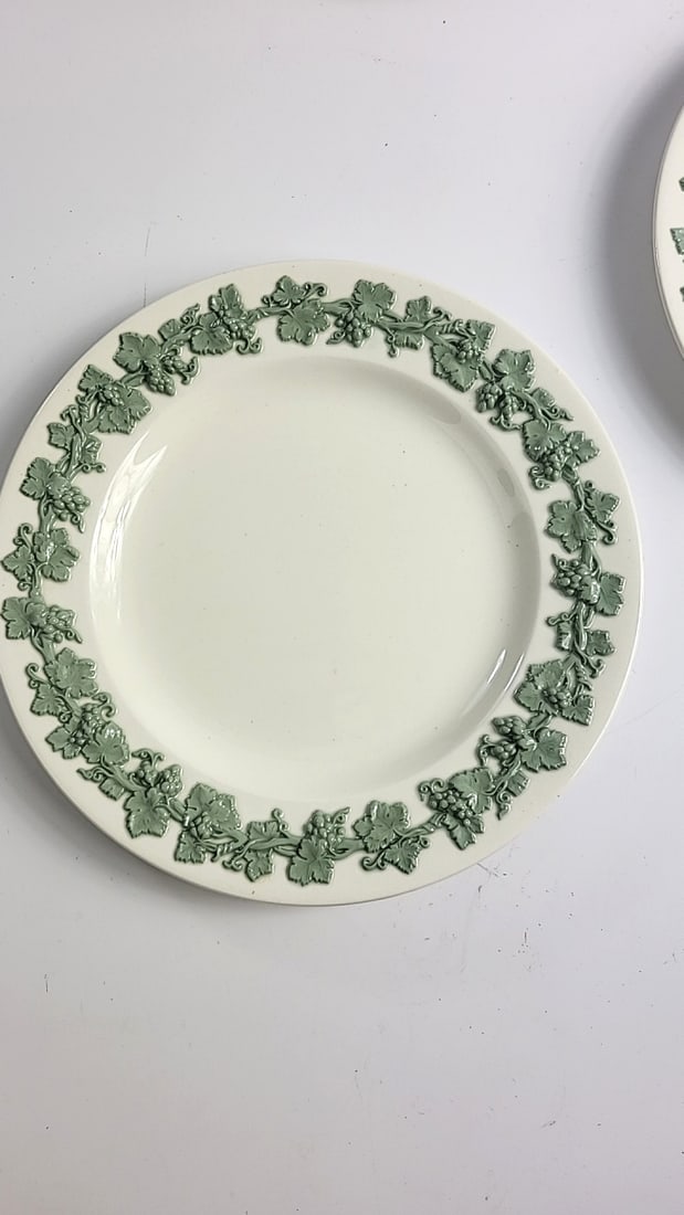 Set of 4 Wedgwood Embossed Queens Ware Green Grape Vine Plates 8.5 in - 4