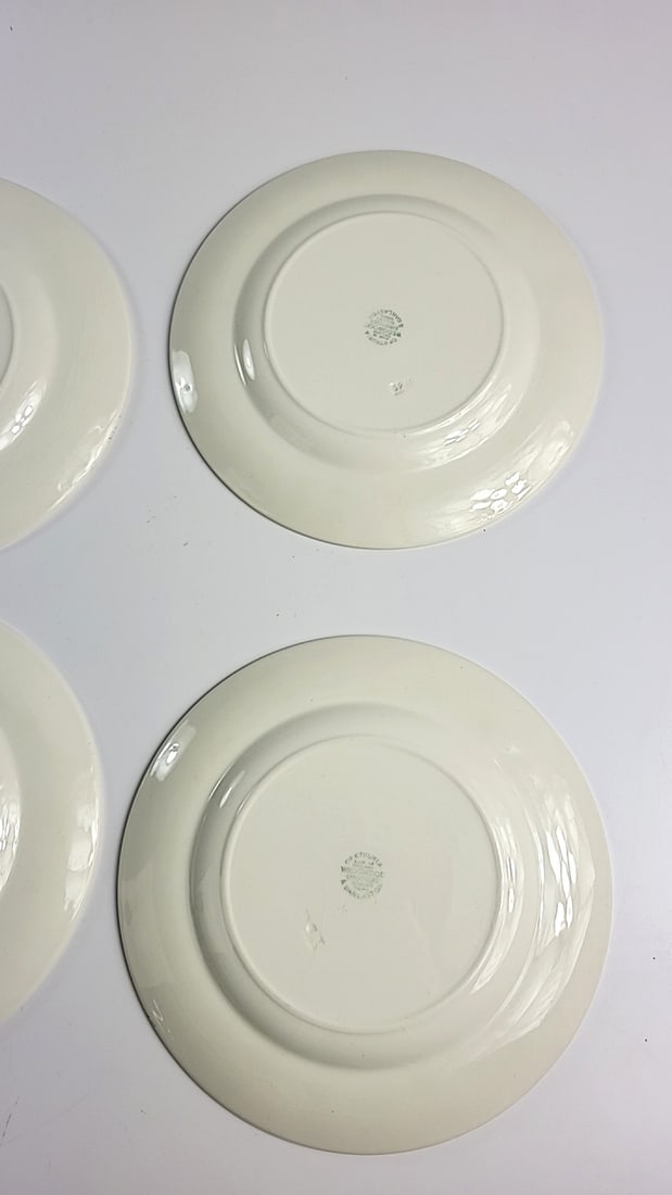 Set of 4 Wedgwood Embossed Queens Ware Green Grape Vine Plates 8.5 in - 9
