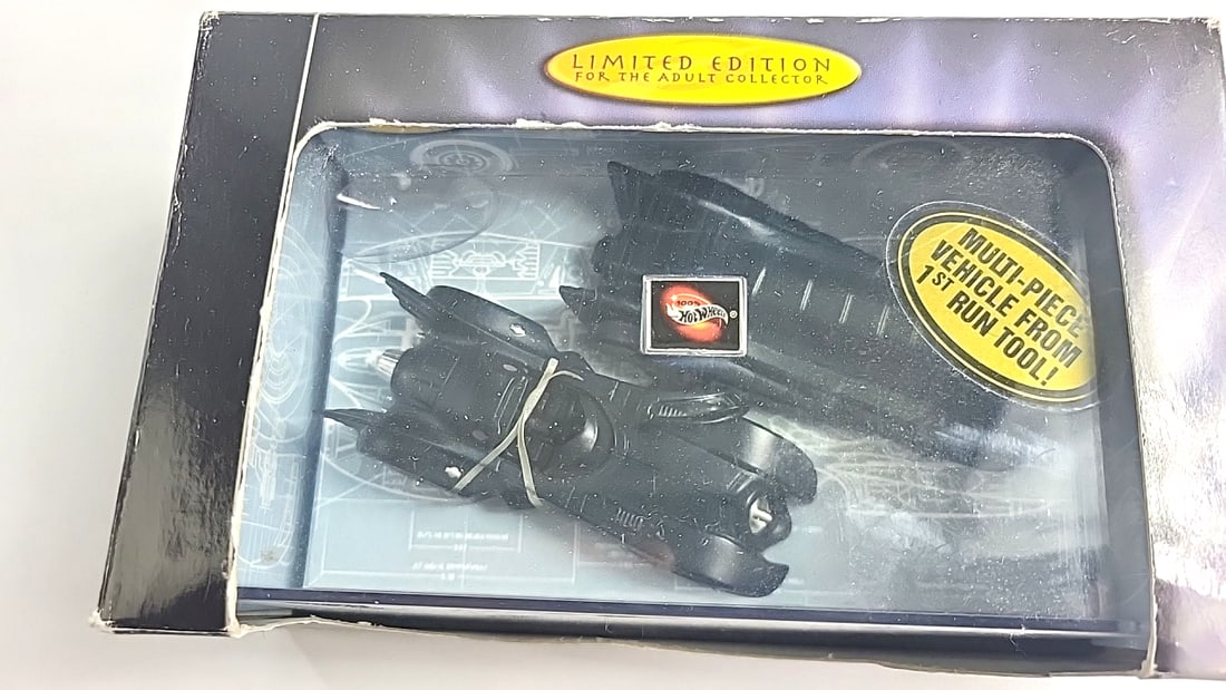 Hot Wheels Batman Batmobile 1:64 Limited Edition 2-Car Set B5991 - 2