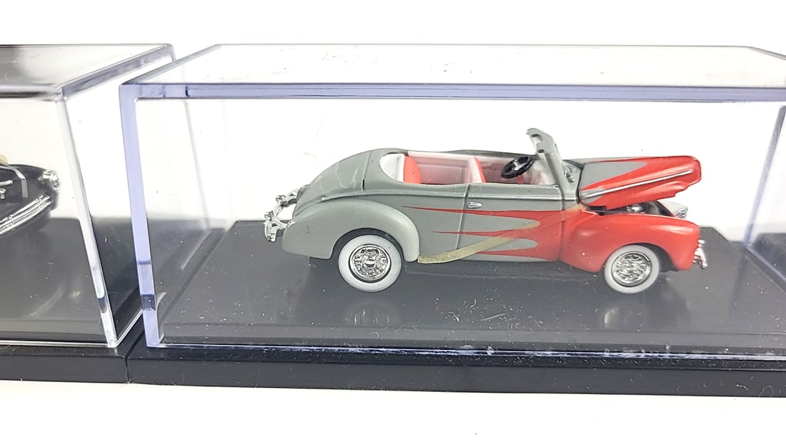 Hot Wheels Die-Cast Classic Car Set in Display Cases, 4 Pieces - 3