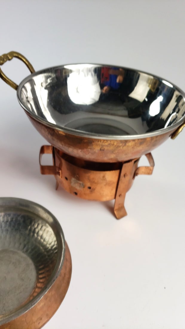 Copper Chafing Dish Set with Brass Handles, 2 Warmers and 2 Hammered Bowls - 4