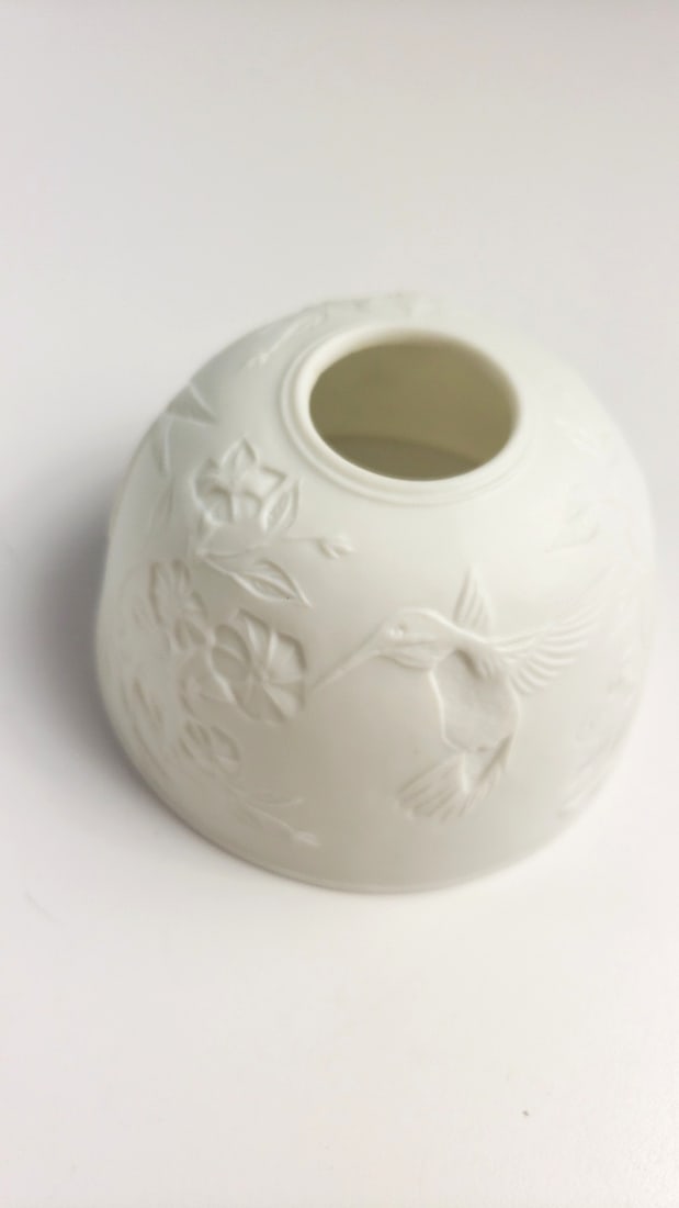 Seagull Studios White Ceramic Hummingbird Floral Dome Candle Holder with Saucer - 5