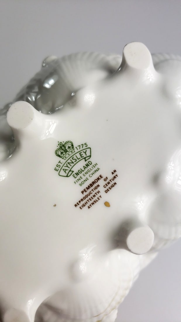 Aynsley Pembroke Bone China Footed Scalloped Oval Bowl with Gold Trim - 5