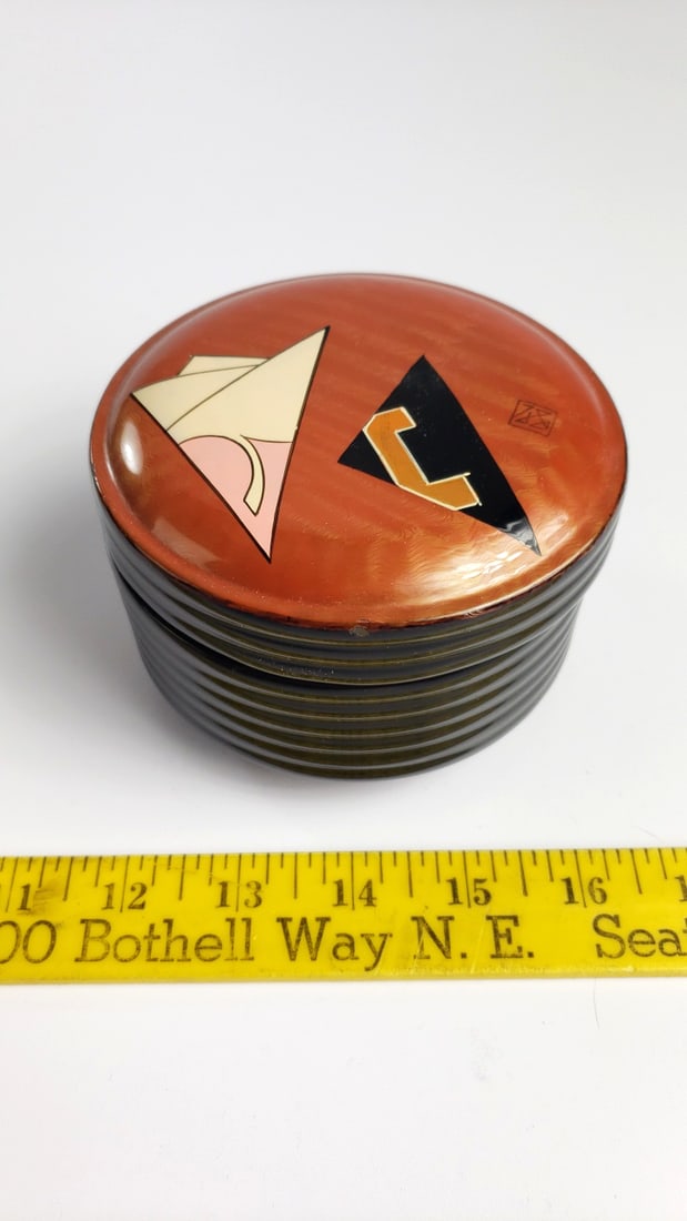 Black Ribbed Lacquerware Lidded Box with Orange Geometric Design - 2