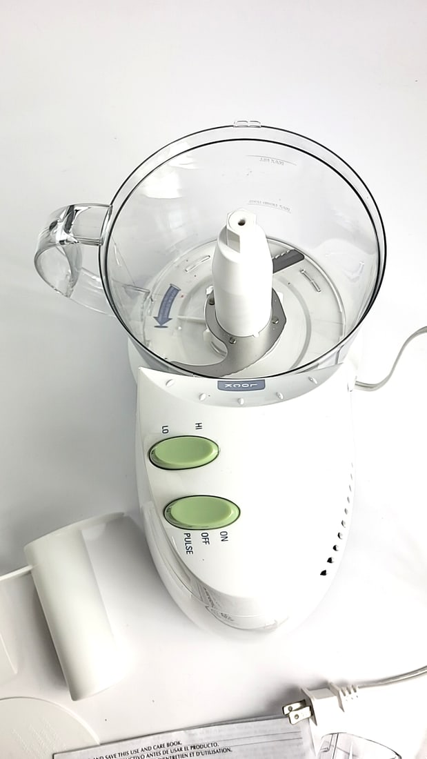 Black & Decker Quick 'N Easy Plus FP1400BP 8-Cup Food Processor w/ Attachments - 4