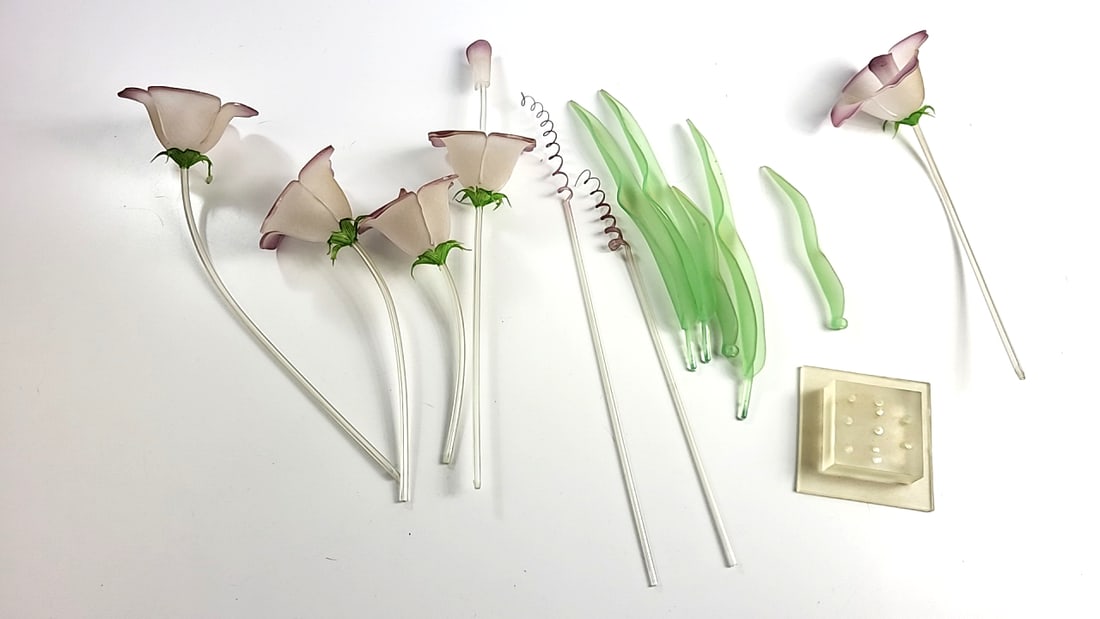 80's Plastic Pink Flower Bouquet Sculpture with Green Leaves on Square Base - 7
